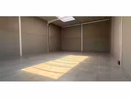 bâtiment commercial à louer à kortessem pour € 1.350