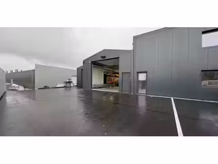 bâtiment commercial à louer à kruibeke pour € 5.500