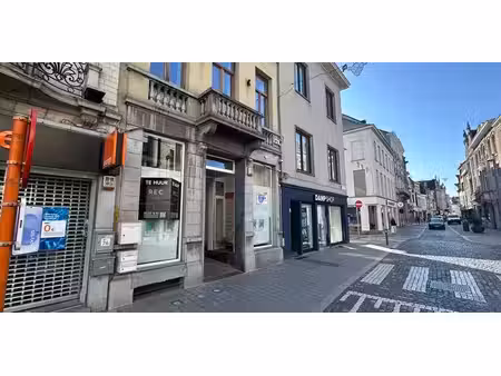 bien commercial à louer à lier pour € 3.600