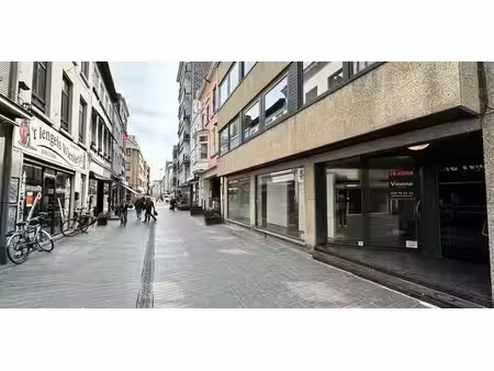 bien commercial à louer à oostende pour € 1.495