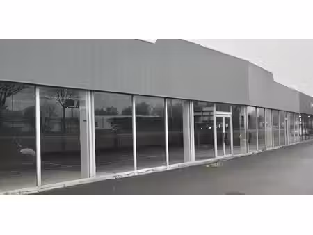 bien commercial à louer à sint-niklaas pour € 5.894