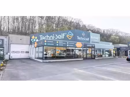 bien commercial à louer à wavre pour € 4.000