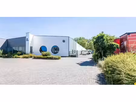 entrepôt à louer à wavre pour € 1.350