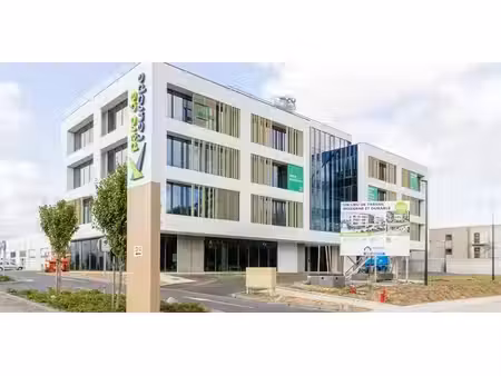 bâtiment commercial à louer à bierges pour € 5.197