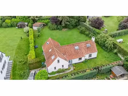 sous option - villa à vendre à bierges avec 4 chambres à coucher