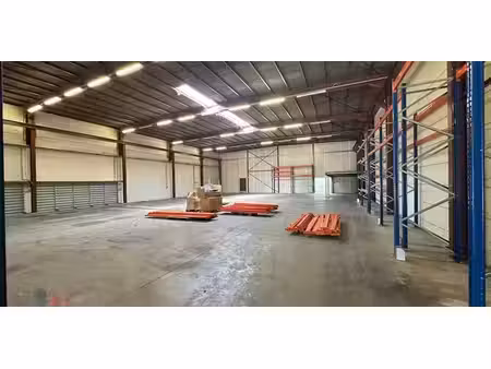 bâtiment d’entreprise à louer à deerlijk pour € 5.300