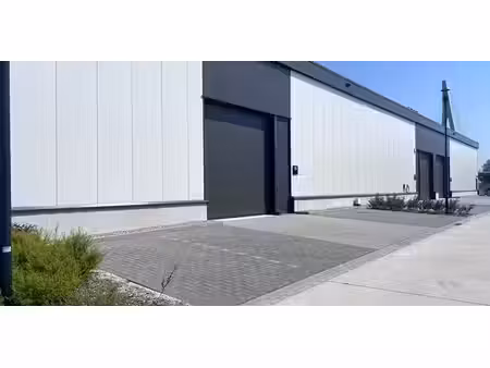 bâtiment d’entreprise à louer à lanklaar pour € 1.710