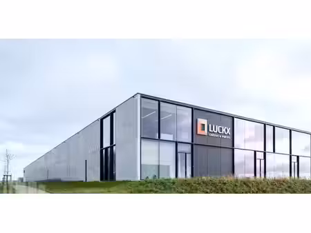 bâtiment d’entreprise à louer à saintes pour € 24.896