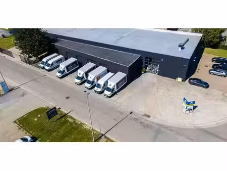bâtiment d’entreprise à louer à wavre pour € 8.500