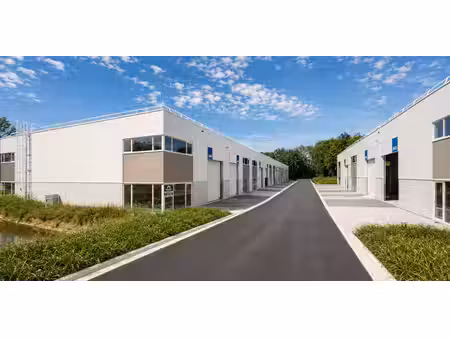 entrepôt à louer à nivelles pour € 1.700