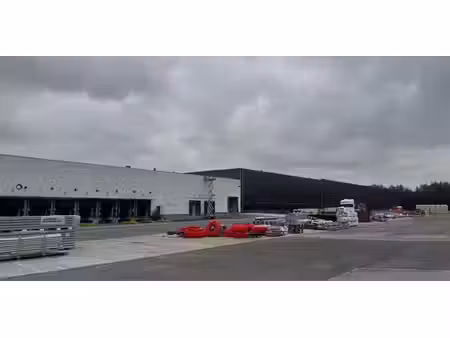entrepôt à louer à nivelles pour € 25.917