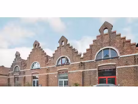 bâtiment commercial à louer à sint-pieters pour € 1.395