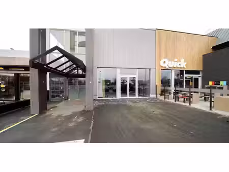 bien commercial à louer à sint-andries pour € 6.650
