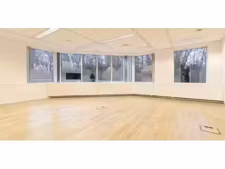 bureau à louer à auderghem pour € 6.500