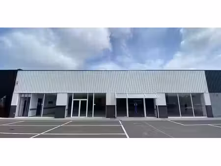 bien commercial à louer à kuurne pour € 7.085