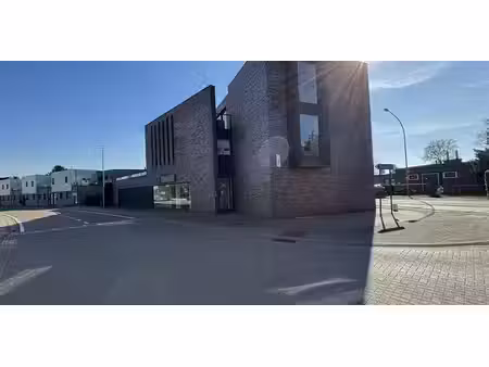 bien commercial à louer à veerle pour € 1.700