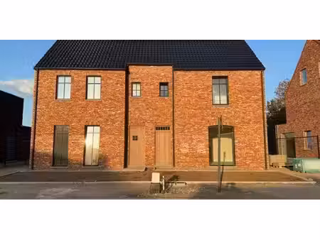 maison à louer à paal pour € 1.590 avec 5 chambres à coucher
