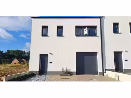 maison à louer à heers pour € 1.350 avec 3 chambres à coucher