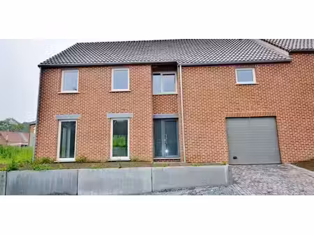 maison à louer à seneffe pour € 1.650 avec 4 chambres à coucher