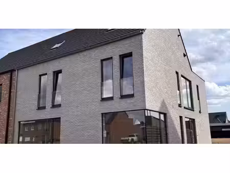 sous option - villa à louer à balen avec 7 chambres à coucher