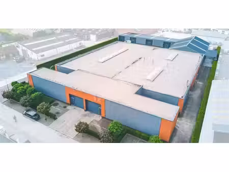 bâtiment d’entreprise à louer à eeklo pour € 1.600