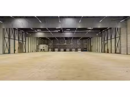 bâtiment d’entreprise à louer à nivelles pour € 85.309