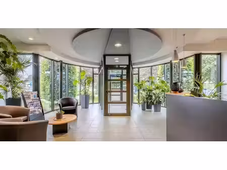 bâtiment d’entreprise à louer à olen pour € 9.800 avec 3 chambres à coucher