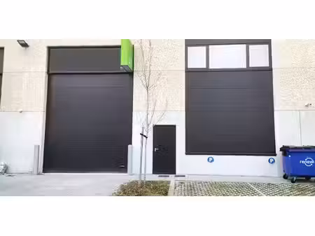bâtiment d’entreprise à louer à wavre pour € 1.650
