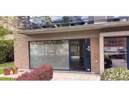 bureau à louer à merksem pour € 850