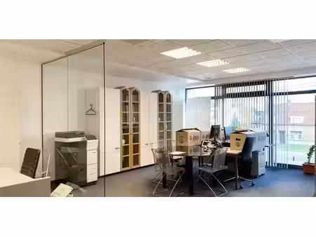 bureau à louer à astene pour € 900