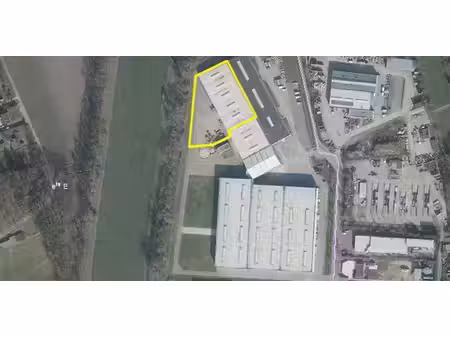 entrepôt à louer à balen pour € 9.900