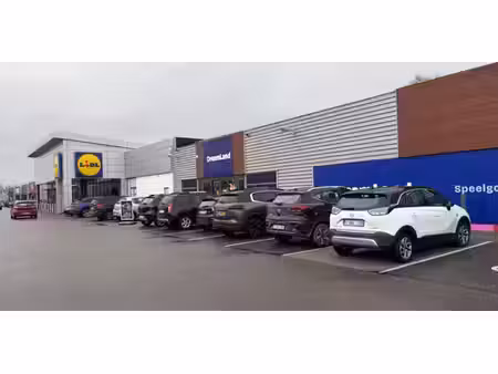 bien commercial à louer à lanaken pour € 10.850