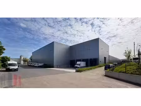 bâtiment d’entreprise à louer à zellik pour € 35.654