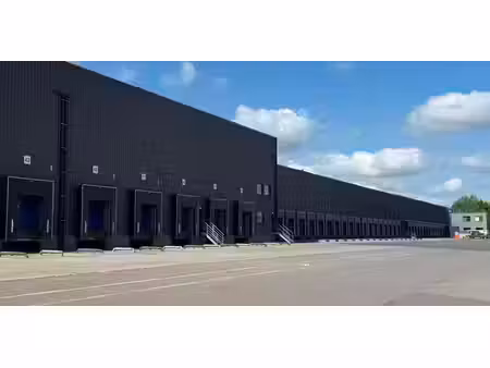 bâtiment d’entreprise à louer à nivelles pour € 30.283