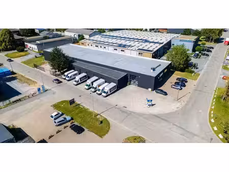 bâtiment d’entreprise à louer à wavre pour € 10.000