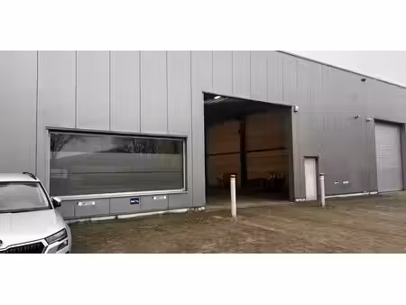 bâtiment d’entreprise à louer à wuustwezel pour € 1.700