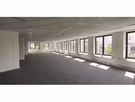 bâtiment d’entreprise à louer à sint-stevens-woluwe pour € 58.316