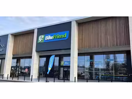 bien commercial à louer à schoten pour € 12.700