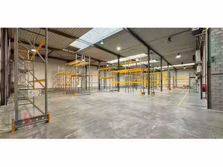 bâtiment d’entreprise à louer à asse pour € 11.000