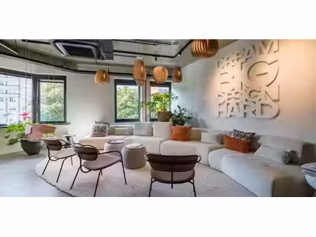 bâtiment d’entreprise à louer à etterbeek pour € 9.142