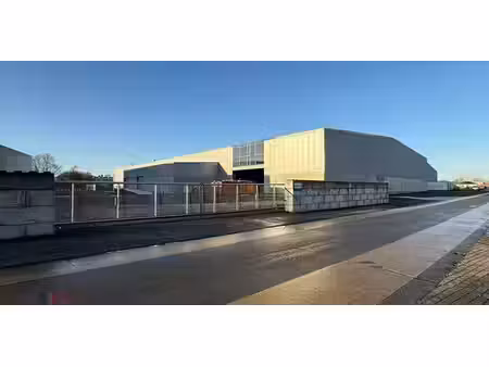bâtiment d’entreprise à louer à deinze pour € 32.700