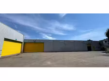 bâtiment d’entreprise à louer à strombeek-bever pour € 16.840