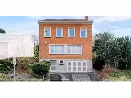 sous option - maison à vendre à nivelles avec 4 chambres à coucher