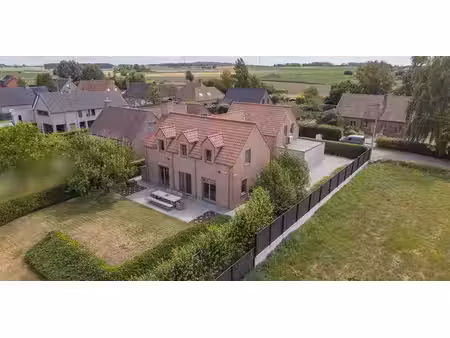 villa à vendre à pecq pour € 829.000 avec 4 chambres à coucher