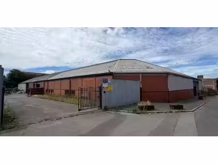 entrepôt à vendre à gilly pour € 799.000