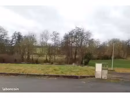 terrain 619 m² arrou