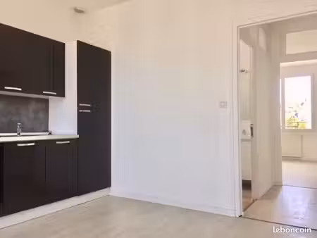landerneau – plein centre - spacieux appartement renove