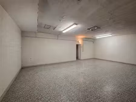entrepôt de 53m² avec 64m² d'extérieur en monopropriété -
