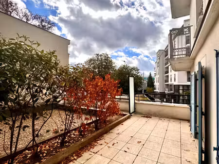 coup de coeur -- 3 pièces en parfait état  terrasse de 22 m2 