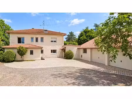 maison chaleureuse avec chalet près de bergerac
